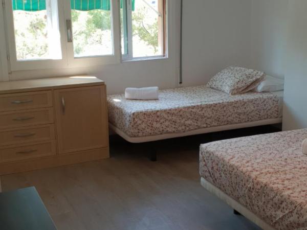 Pensión La Estrella : photo 5 de la chambre chambre triple avec salle de bains privative