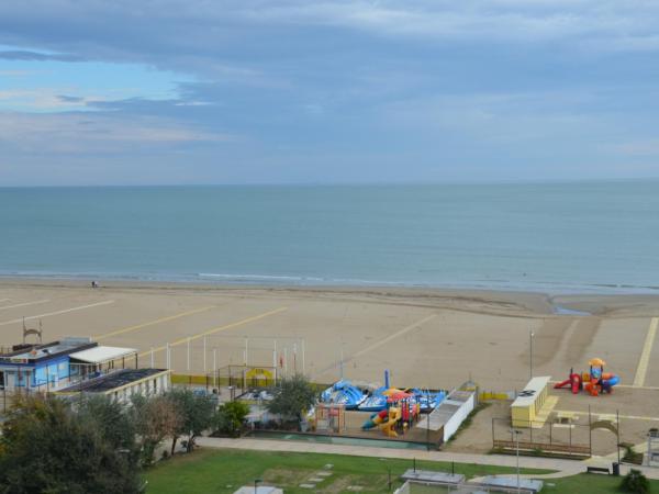 Eurhotel : photo 6 de la chambre chambre double ou lits jumeaux avec balcon