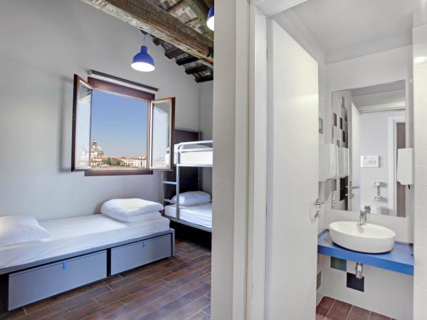 Generator Venice : photo 10 de la chambre chambre privée avec 4 lits