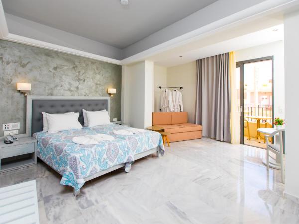 Anita Beach Hotel- Adults Only : photo 1 de la chambre chambre quadruple - vue ville