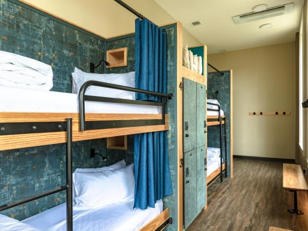 HI New Orleans Hostel : photo 2 de la chambre lit dans dortoir pour femmes de 4 lits