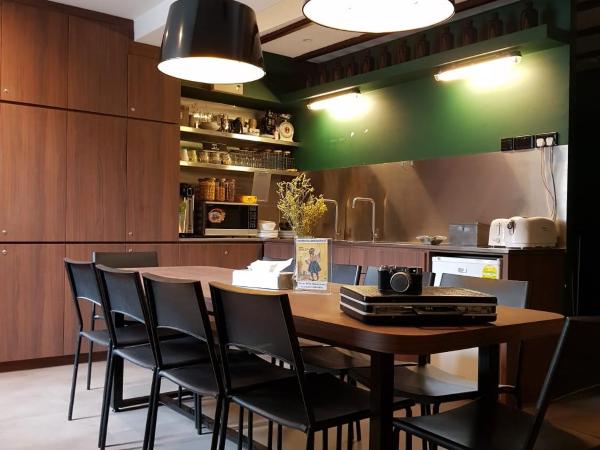 Wink at Mosque Street : photo 8 de la chambre chambre privée avec 1 lit king-size et 1 lit simple