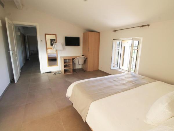 Clos des Oliviers Grimaud - Meublé de Tourisme : photo 5 de la chambre appartement 3 chambres en duplex avec jardin