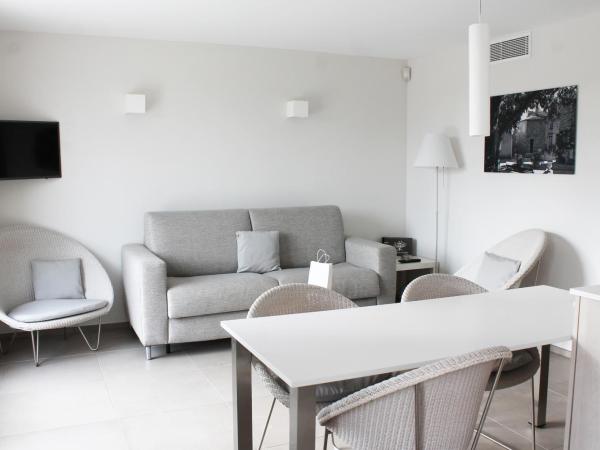 Clos des Oliviers Grimaud - Meublé de Tourisme : photo 10 de la chambre appartement 1 chambre en duplex avec jardin