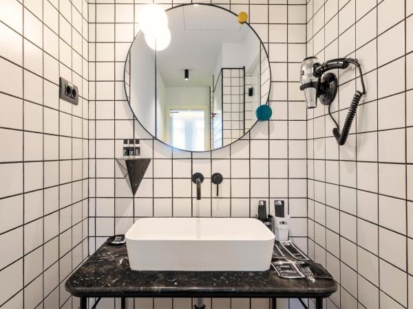 One Shot Fortuny 07 : photo 8 de la chambre chambre exécutive