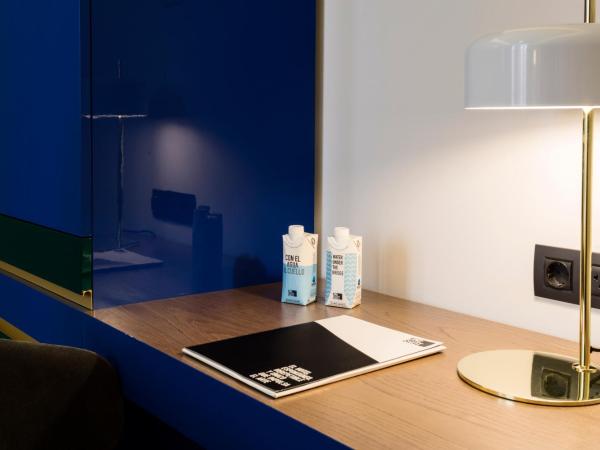 One Shot Fortuny 07 : photo 1 de la chambre chambre double ou lits jumeaux standard