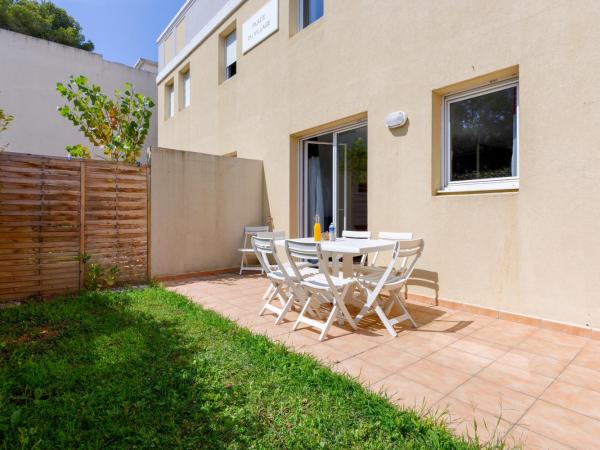 Zenitude Hôtel-Résidences Toulon Six Fours : photo 1 de la chambre appartement 3 chambres