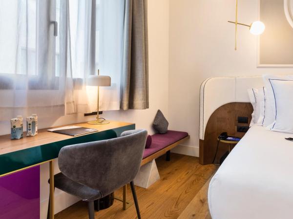 One Shot Fortuny 07 : photo 6 de la chambre chambre double ou lits jumeaux standard