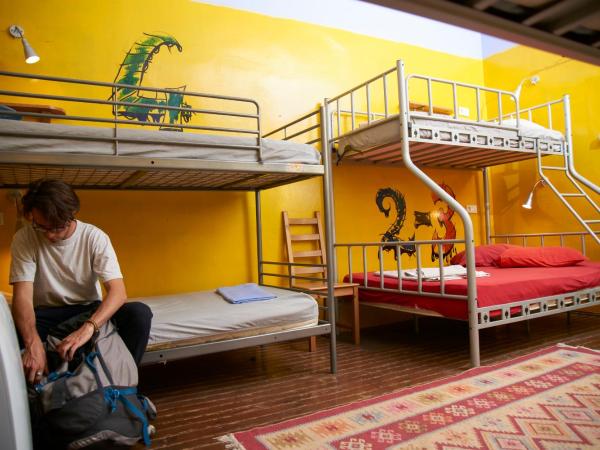 Chillout Lya Hostel & Lounge : photo 1 de la chambre lit dans dortoir mixte de 6 lits