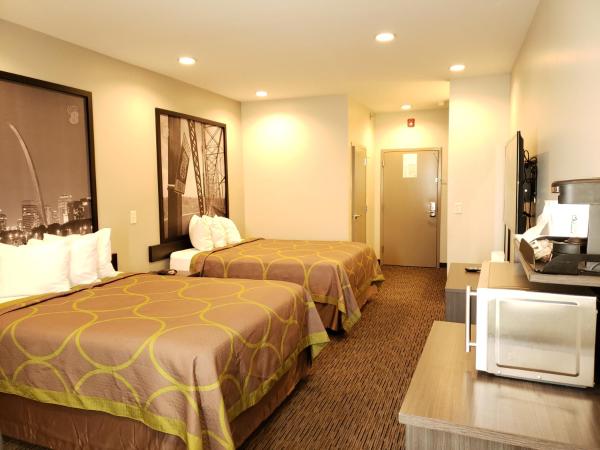 Super 8 by Wyndham St. Louis North : photo 4 de la chambre chambre 2 lits queen-size - non-fumeurs