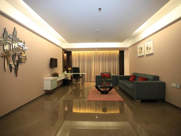 Radisson Udaipur : photo 3 de la chambre suite-enjoy 20% off on food & soft beverages and spa