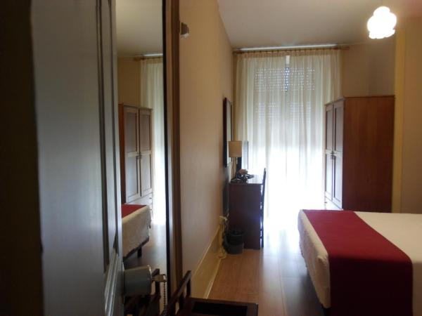 Hotel Larbelo : photo 2 de la chambre chambre double