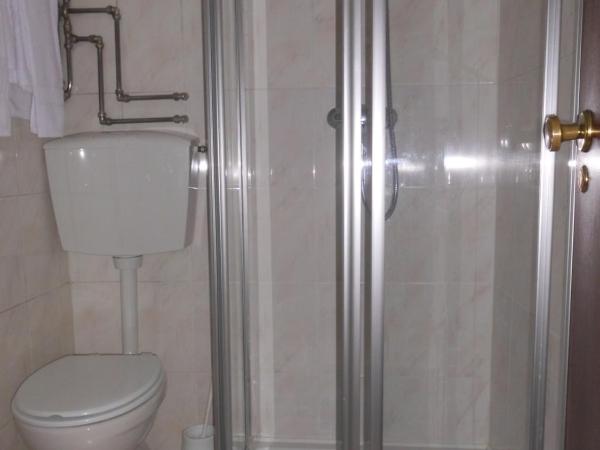 Hotel Larbelo : photo 3 de la chambre chambre lits jumeaux