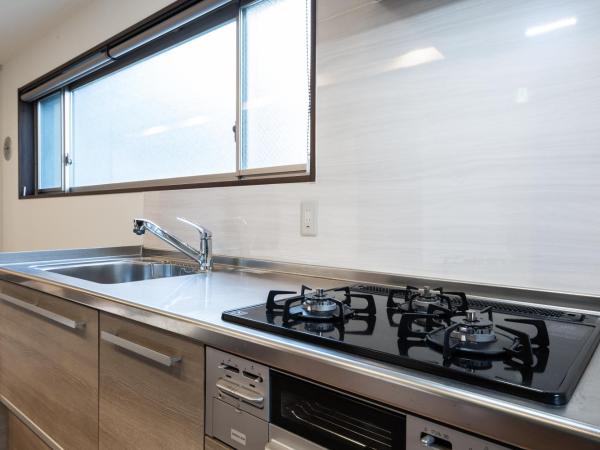 宿坊 正伝寺 Temple hotel Shoden-ji : photo 3 de la chambre appartement avec douche