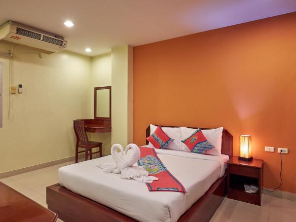 Sivalai Place : photo 4 de la chambre suite lit queen-size deluxe