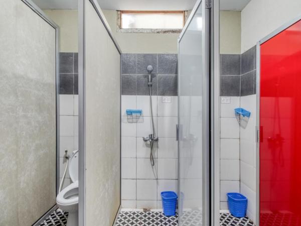 Home Addicts Hostel : photo 7 de la chambre lits superposés dans dortoir masculin 