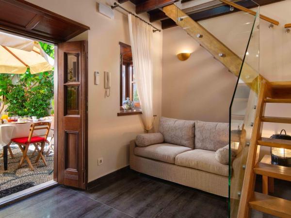 Rodos Niohori Elite Suites Boutique Hotel : photo 5 de la chambre suite junior (1-3 adultes) avec terrasse privée