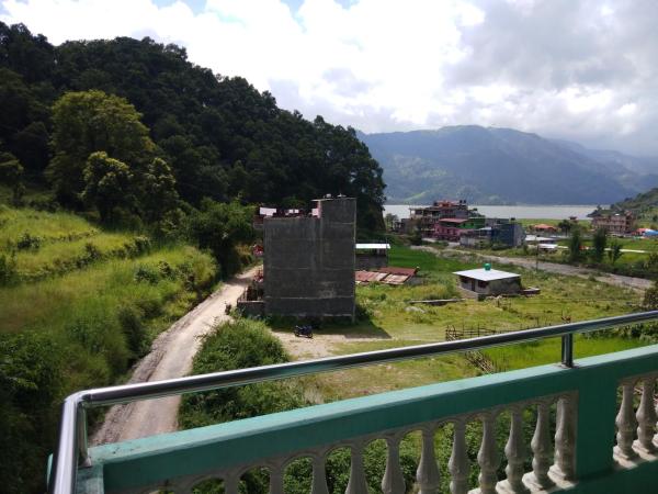 Happy Sedi Lodge : photo 10 de la chambre suite lit king-size avec balcon