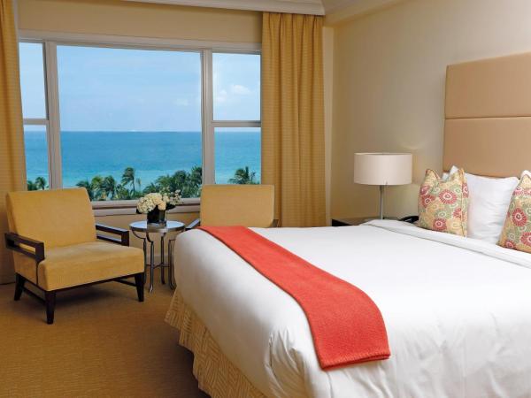 Sea View Hotel : photo 1 de la chambre chambre lit king-size côté océan