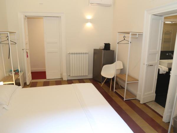 Palazzo del Verga : photo 8 de la chambre chambre lit queen-size avec balcon