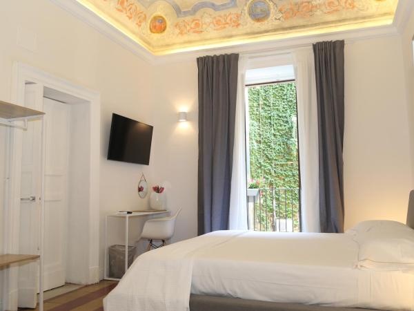 Palazzo del Verga : photo 7 de la chambre chambre lit queen-size avec balcon