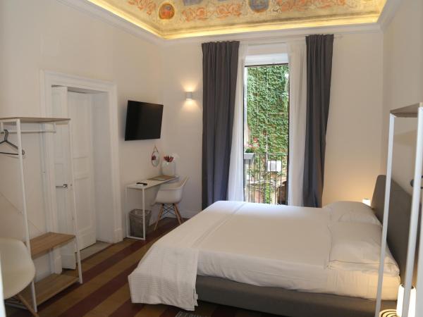 Palazzo del Verga : photo 10 de la chambre chambre lit queen-size avec balcon