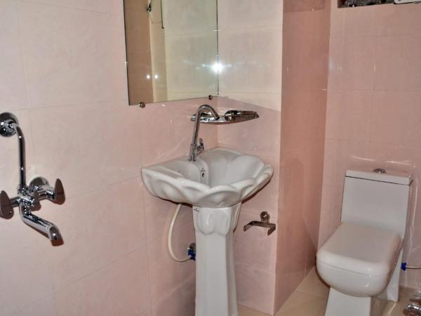 Hotel Shiv Palace : photo 2 de la chambre chambre double standard