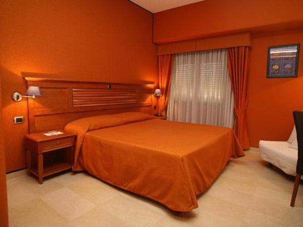 Hotel Futura Centro Congressi : photo 4 de la chambre chambre double ou lits jumeaux