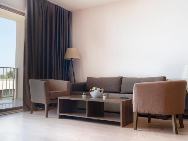 Ladies Beach Suite Hotel : photo 4 de la chambre suite - vue sur mer