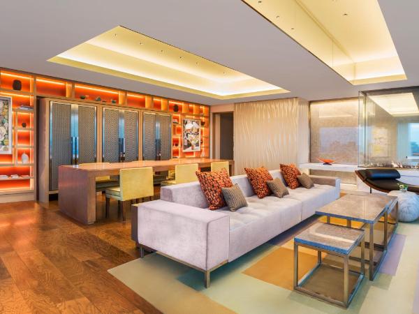 The Prince Gallery Tokyo Kioicho, a Luxury Collection Hotel : photo 2 de la chambre suite the prince gallery avec accès gratuit au salon - non-fumeurs