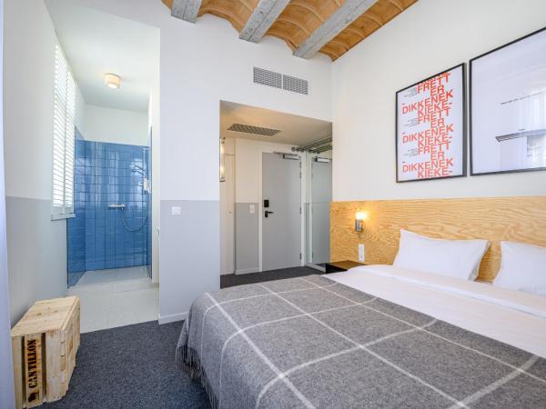 Hotel La Grande Cloche : photo 4 de la chambre chambre double avec vue