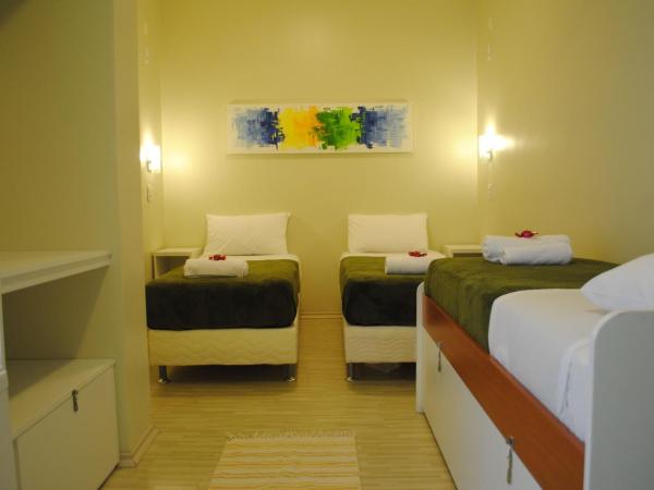 Brazilodge All Suites Hostel : photo 5 de la chambre chambre triple