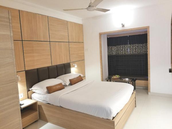 Roland Hotel : photo 10 de la chambre premier room with bay window seating