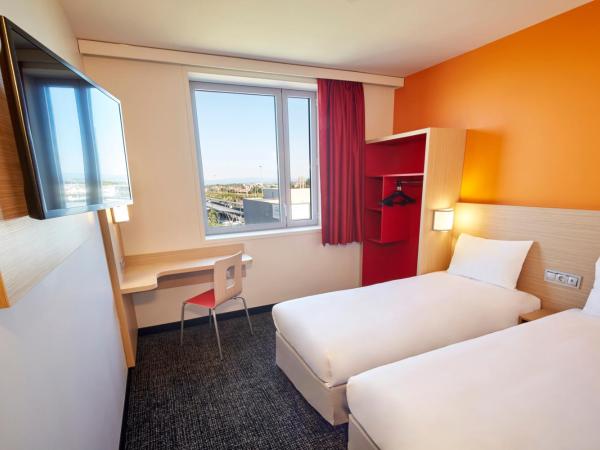 Premiere Classe Clermont Ferrand Centre : photo 1 de la chambre chambre lits jumeaux standard