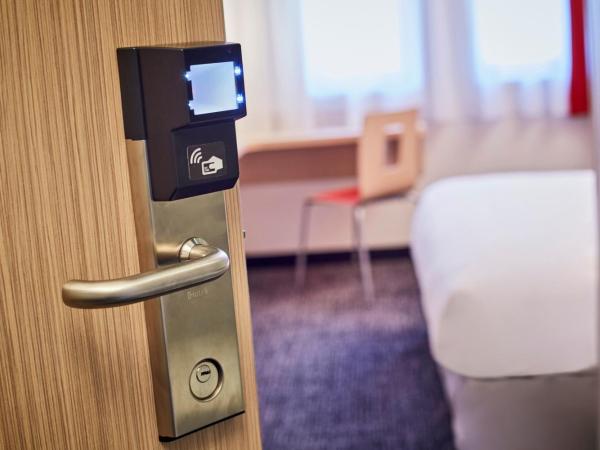 Premiere Classe Clermont Ferrand Centre : photo 4 de la chambre chambre double standard