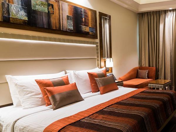 Ramada Gurgaon Central : photo 1 de la chambre executive queen room - non-smoking with happy hours (1+1 ;only applicable for imfl not all the brand at the bar)