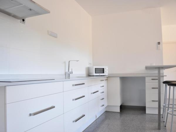 Residencia Universitaria Campus de Montilivi : photo 4 de la chambre appartement 3 chambres