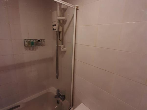 Cherry Blossom Inn : photo 3 de la chambre chambre double