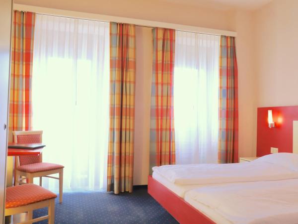 Hotel Arancio : photo 7 de la chambre chambre double panorama avec balcon - vue sur lac