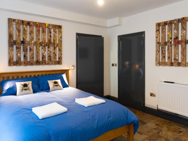 144 Lower Cheltenham Place : photo 2 de la chambre chambre double deluxe avec douche