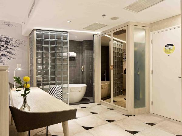 YELLO Hotel Harmoni : photo 7 de la chambre yello suite room