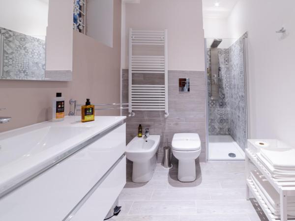 Re Vittorio : photo 7 de la chambre chambre double avec salle de bains privative