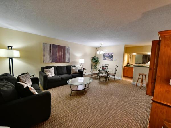 Ramada by Wyndham Jacksonville Hotel & Conference Center : photo 1 de la chambre suite 1 chambre lit king-size - non-fumeurs