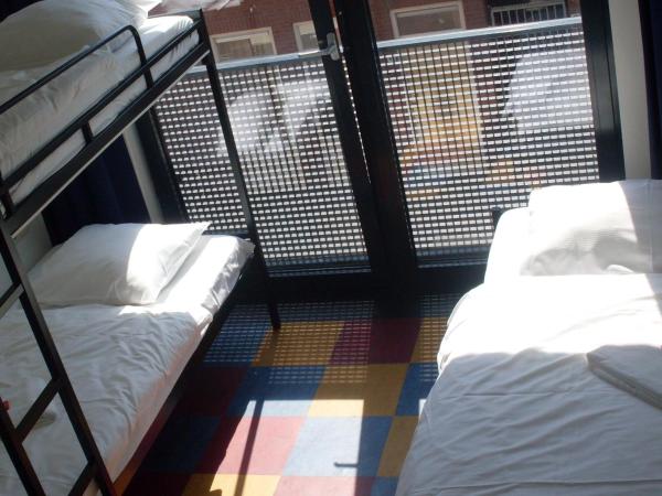 Bud Gett Hostels : photo 3 de la chambre chambre triple