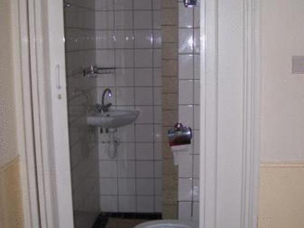 Hotel de Westertoren : photo 1 de la chambre chambre double avec toilettes communes