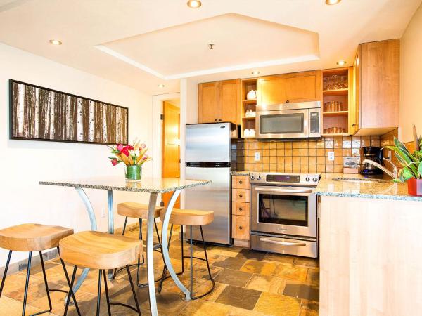 Sundial Hotel : photo 2 de la chambre suite une chambre avec bain à remous