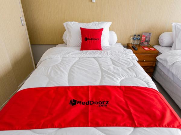 RedDoorz near Universitas Muhammadiyah Yogyakarta : photo 2 de la chambre chambre lits jumeaux