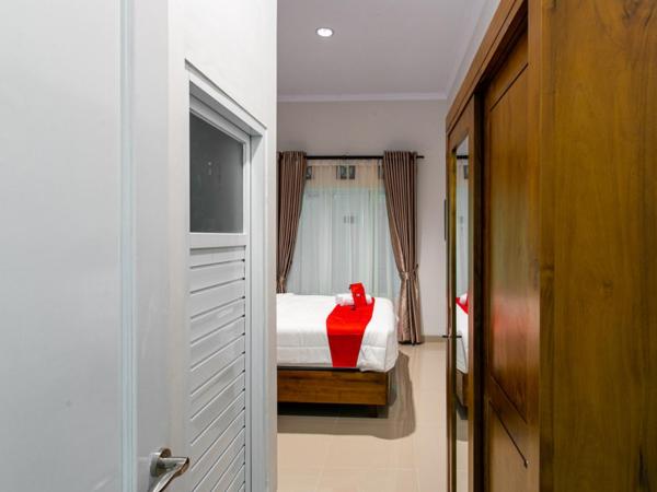 RedDoorz near Universitas Muhammadiyah Yogyakarta : photo 9 de la chambre grande chambre double 