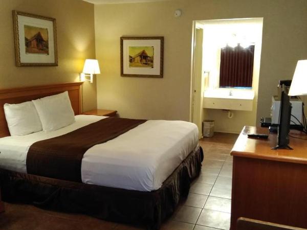 Knights Inn San Antonio near Frost Bank Center : photo 3 de la chambre chambre lit king-size - non-fumeurs