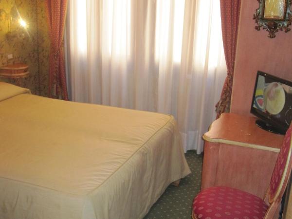 Locanda Ca' del Brocchi : photo 1 de la chambre petite chambre double ou lits jumeaux